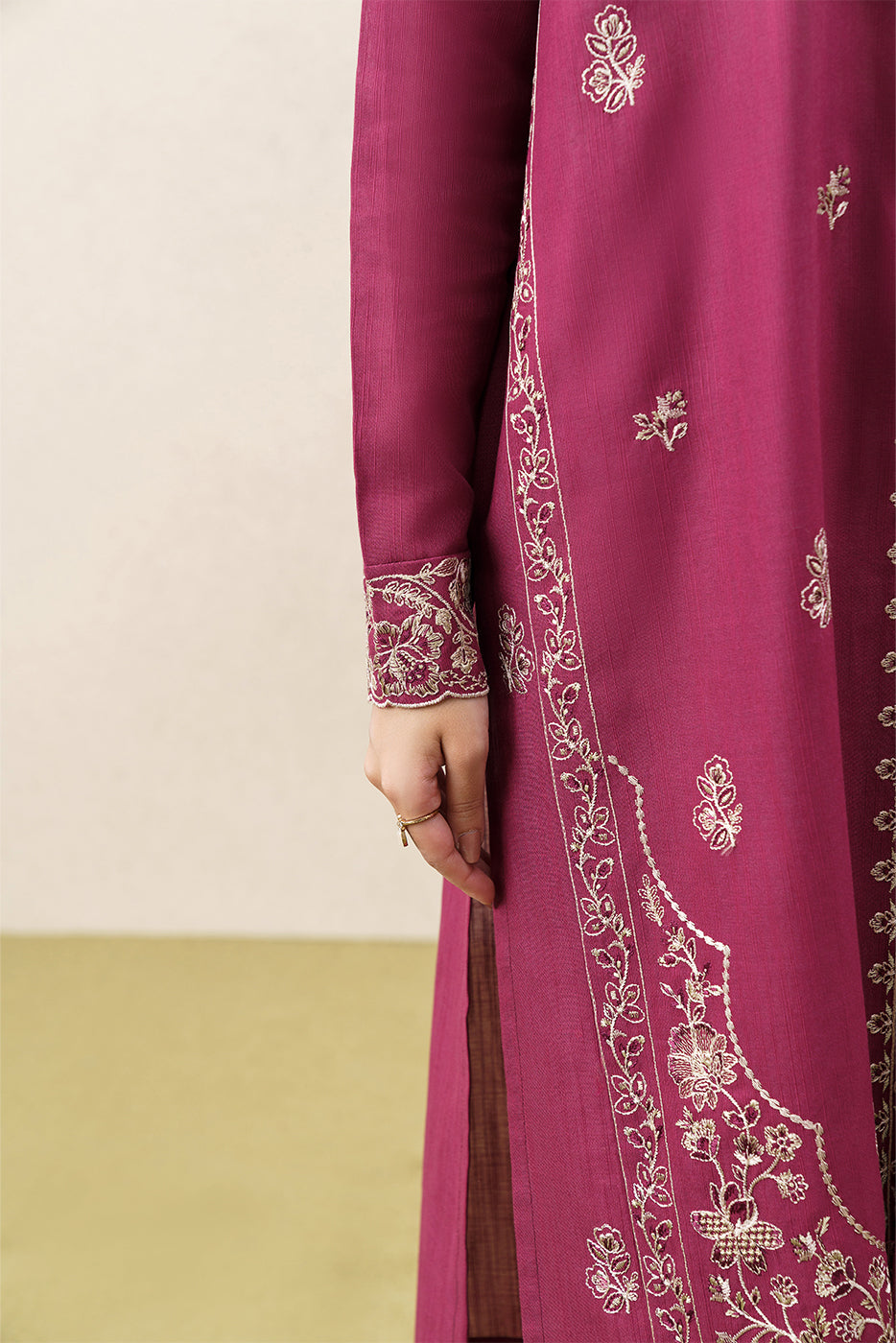 3 PIECE EMBROIDERED KHADDAR SUIT WITH SHAWL-ORNATE HAZE (UNSTITCHED)