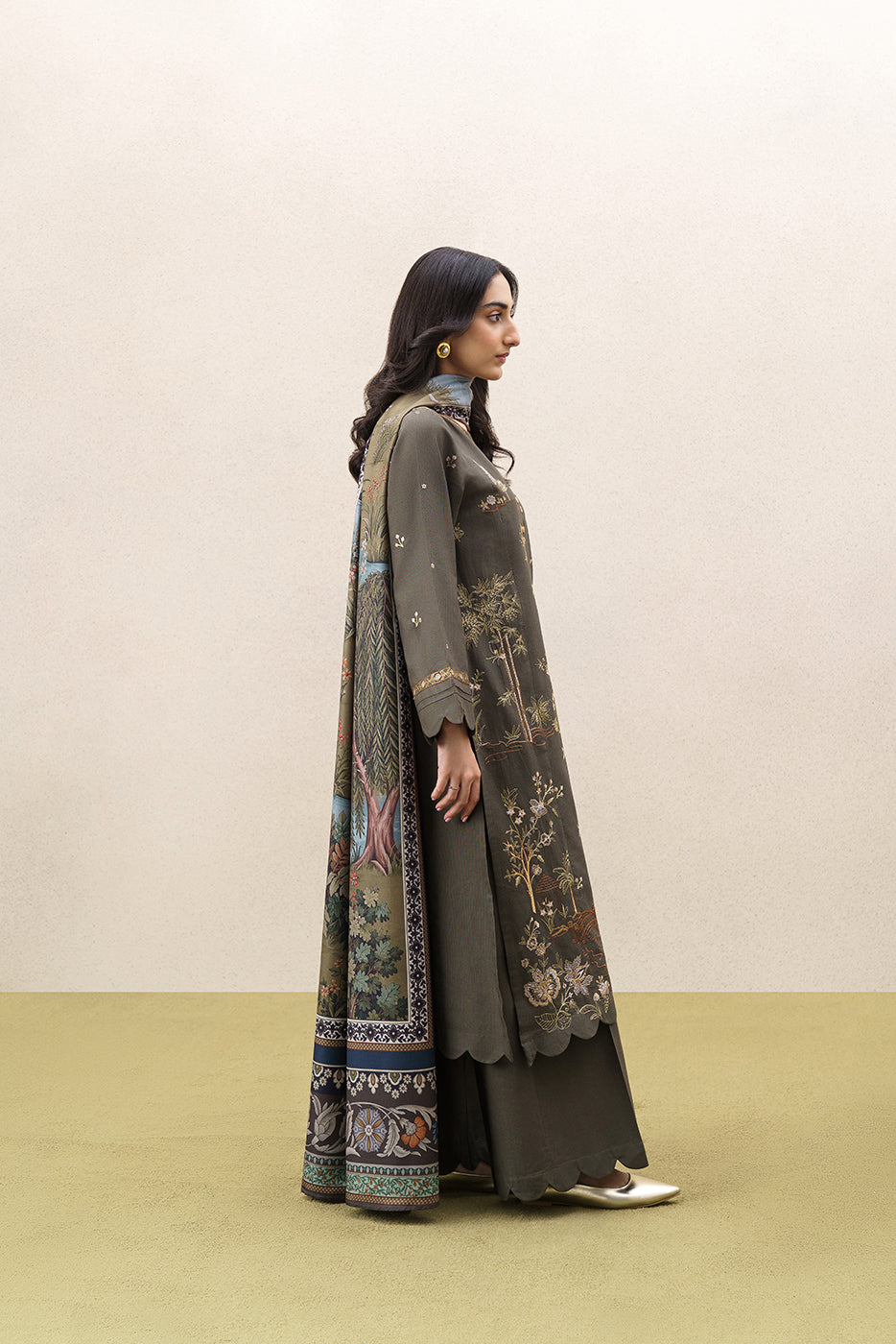 3 PIECE EMBROIDERED KHADDAR SUIT WITH SHAWL-THE SECRET GARDEN (UNSTITCHED)