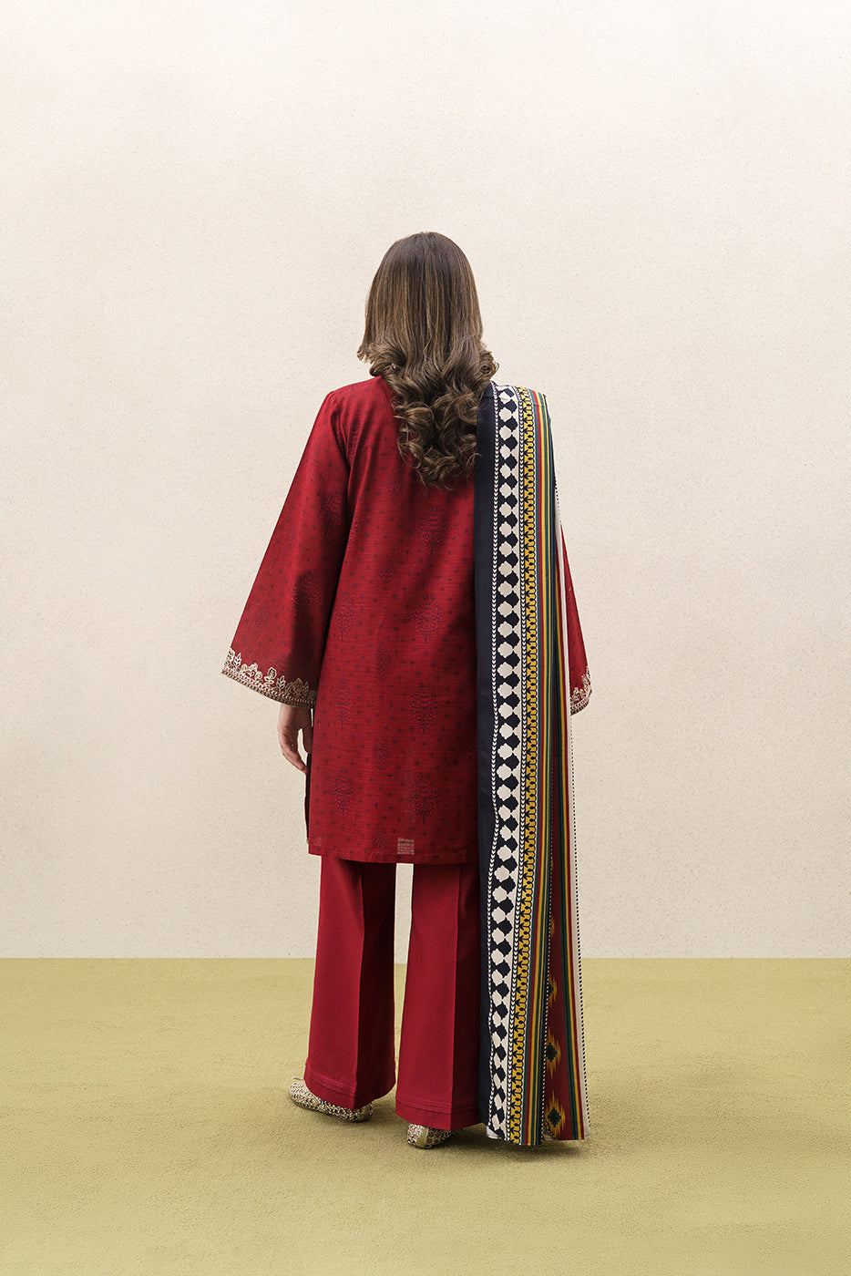 3 PIECE EMBROIDERED KHADDAR SUIT WITH SHAWL-GARNET CRUSH (UNSTITCHED)