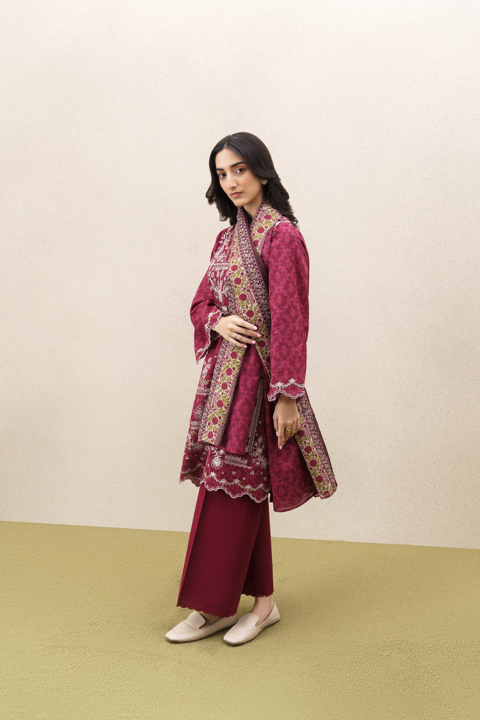 3 PIECE EMBROIDERED KHADDAR SUIT WITH SHAWL-TERRACOTTA TESSEL (UNSTITCHED)
