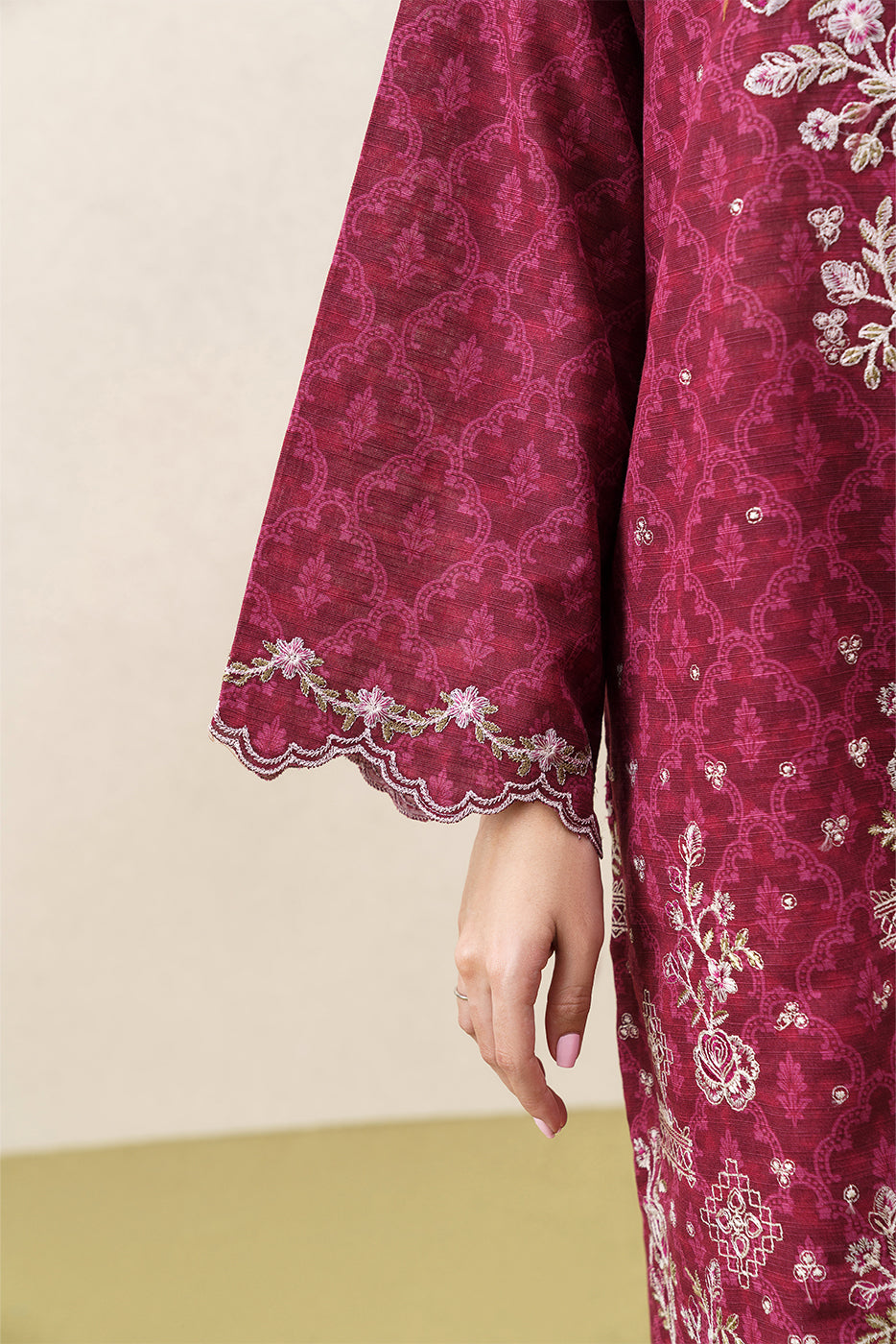 3 PIECE EMBROIDERED KHADDAR SUIT WITH SHAWL-TERRACOTTA TESSEL (UNSTITCHED)
