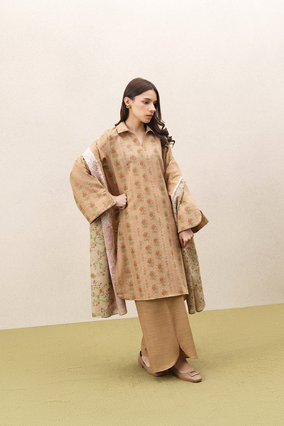 3 PIECE PRINTED KHADDAR SUIT-BEIGE ELEGANCE (UNSTITCHED)