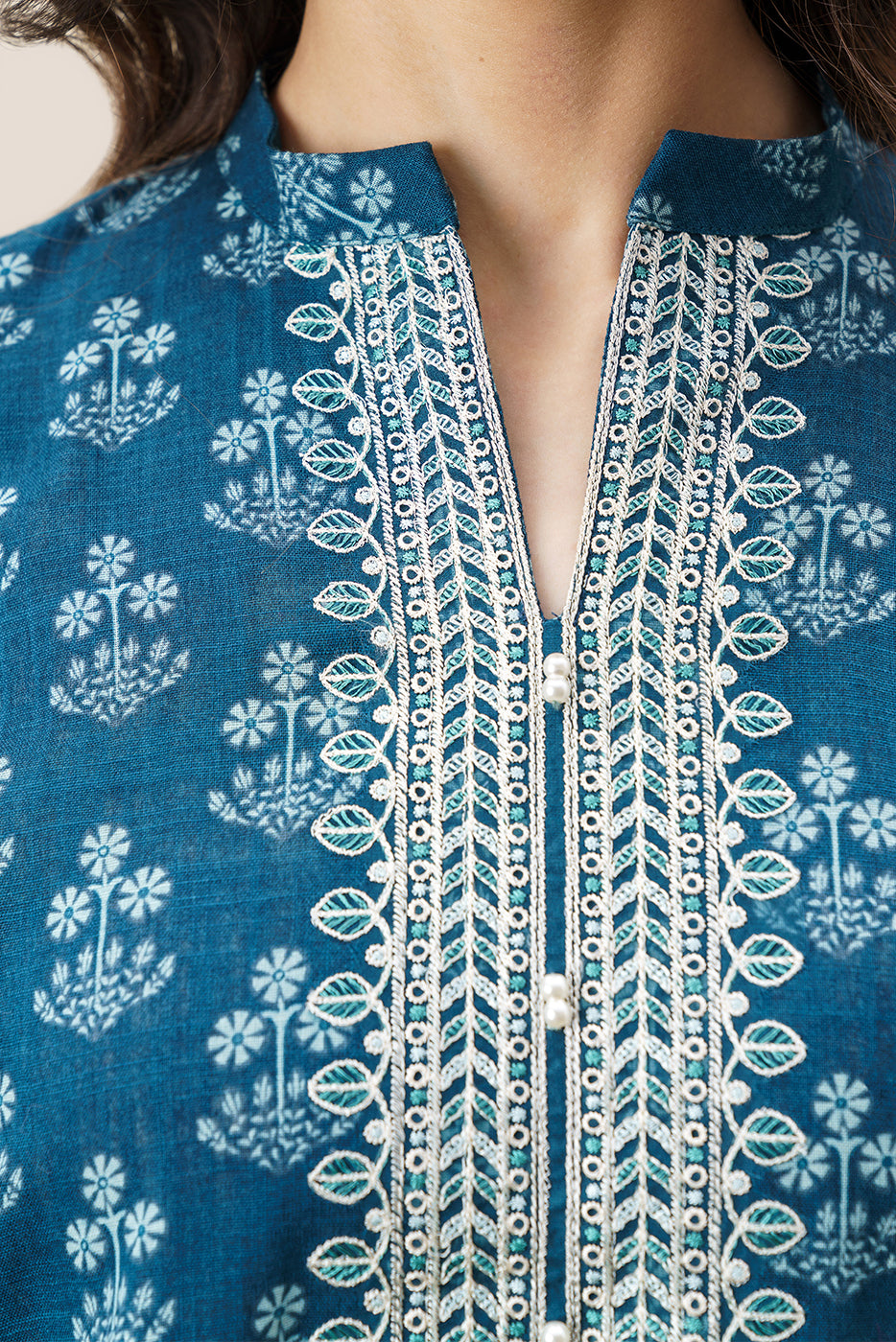3 PIECE EMBROIDERED KHADDAR SUIT-CHIVRON BLUE (UNSTITCHED)