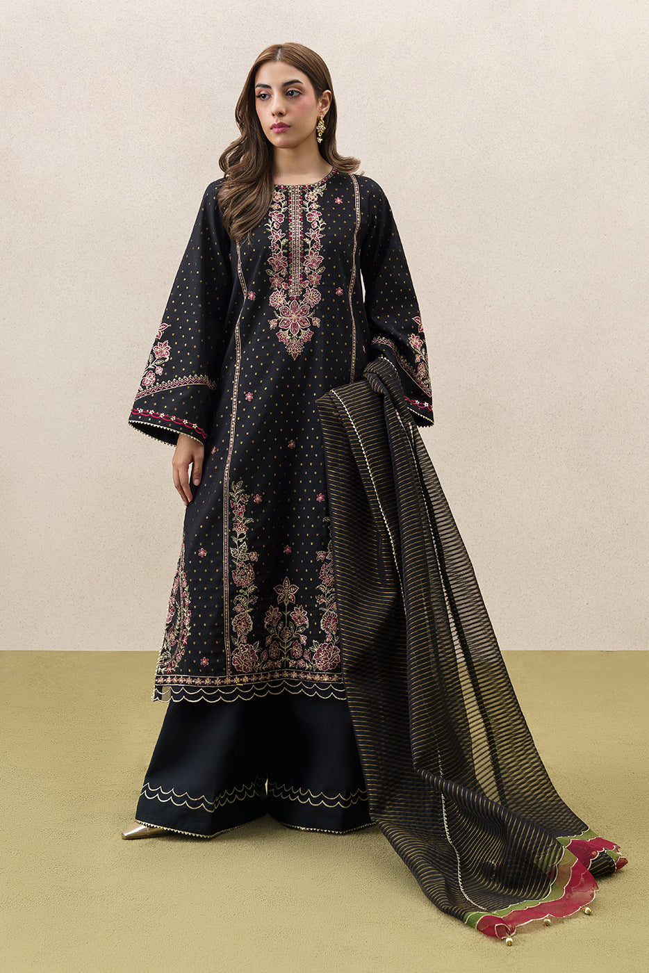 3 PIECE EMBROIDERED YARN DYED JACQUARD SUIT-GARNET GRACE (UNSTITCHED)