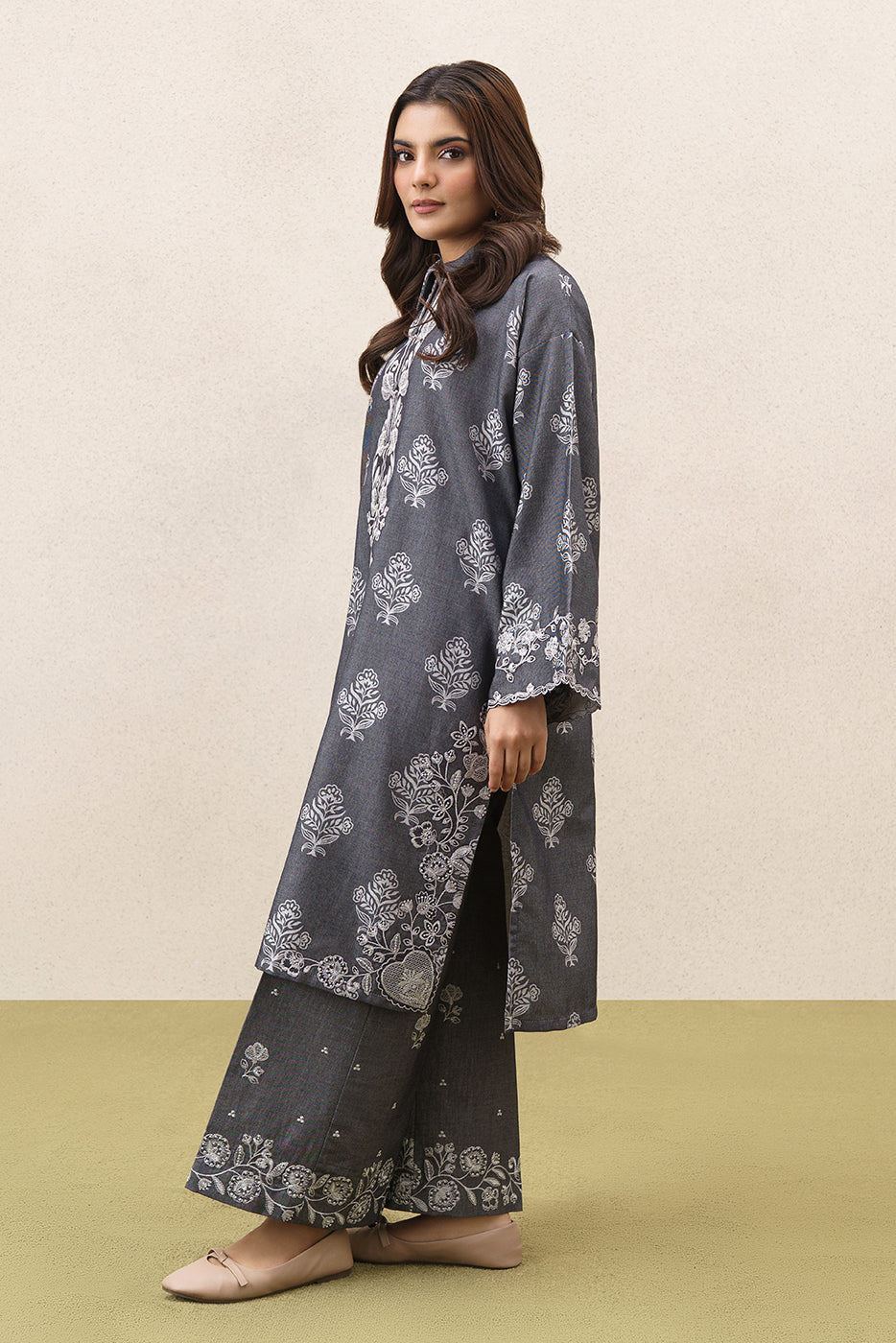 2 PIECE EMBROIDERED YARN DYED JACQUARD SUIT-TAUPE GRAY (UNSTITCHED)