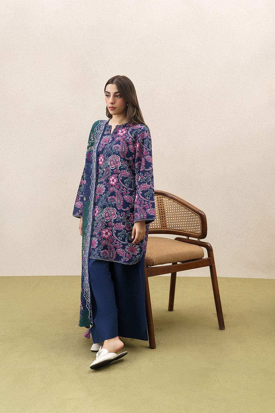 3 PIECE PRINTED KHADDAR SUIT-FLORAL REVERIE (UNSTITCHED)