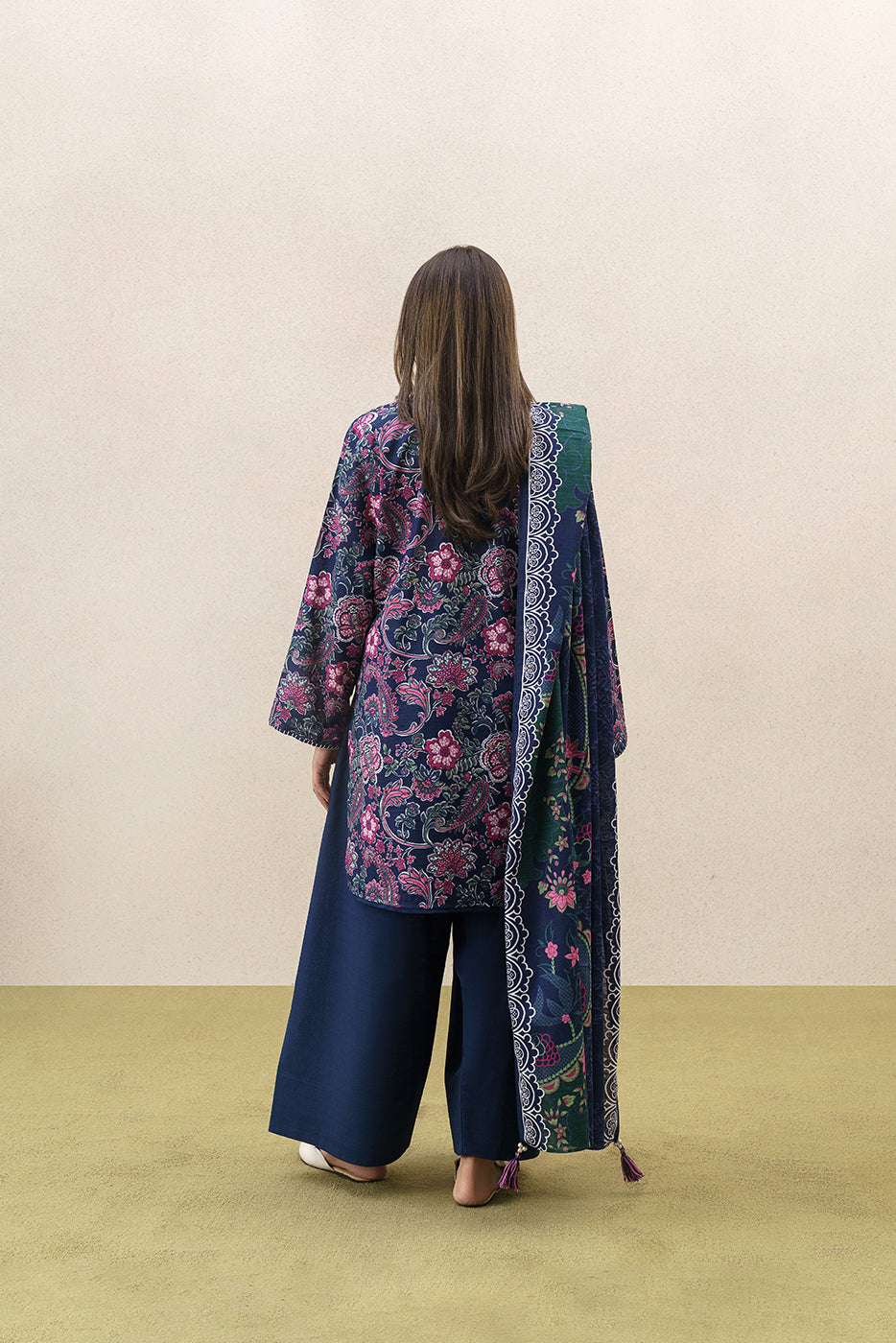 3 PIECE PRINTED KHADDAR SUIT-FLORAL REVERIE (UNSTITCHED)