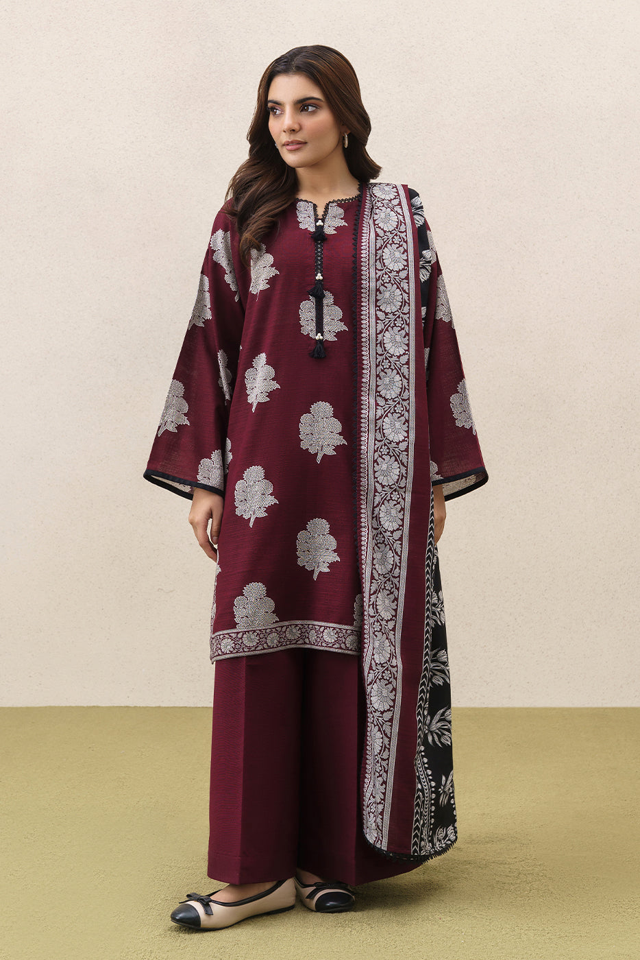 3 PIECE PRINTEDED SLUB KHADDAR SUIT-REGAL WEAVE (UNSTITCHED)