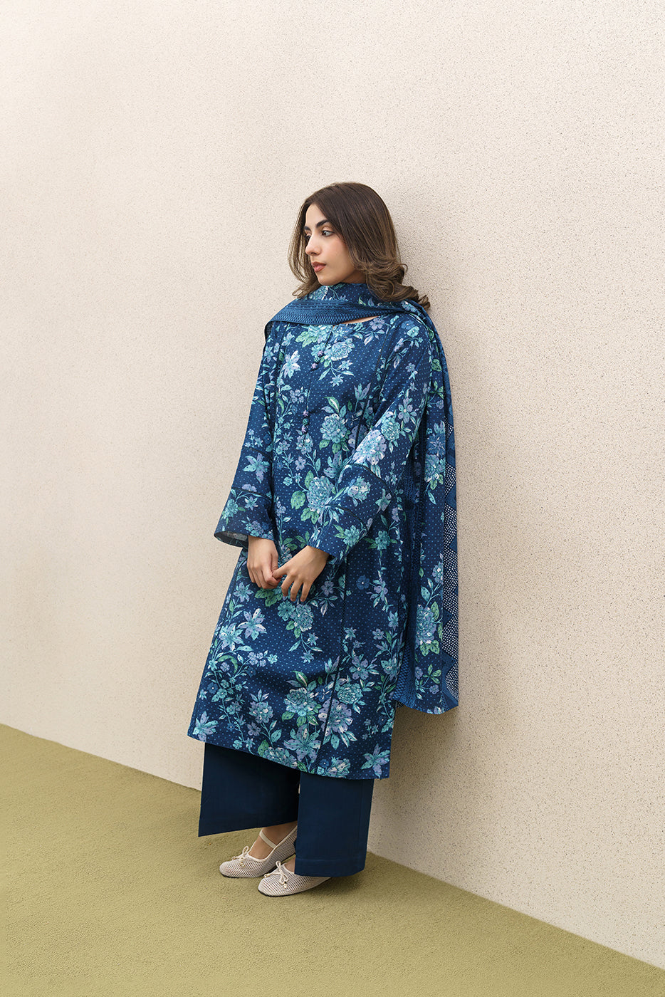 3 PIECE PRINTED KHADDAR SUIT-ARCTIC ESCAPE (UNSTITCHED)