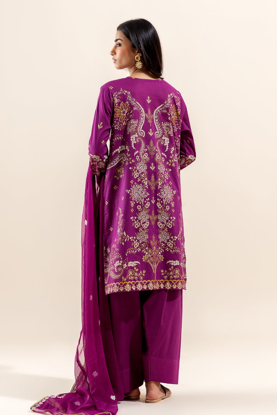 3 PIECE EMBROIDERED LAWN SUIT-MAGENTA DREAM (UNSTITCHED)
