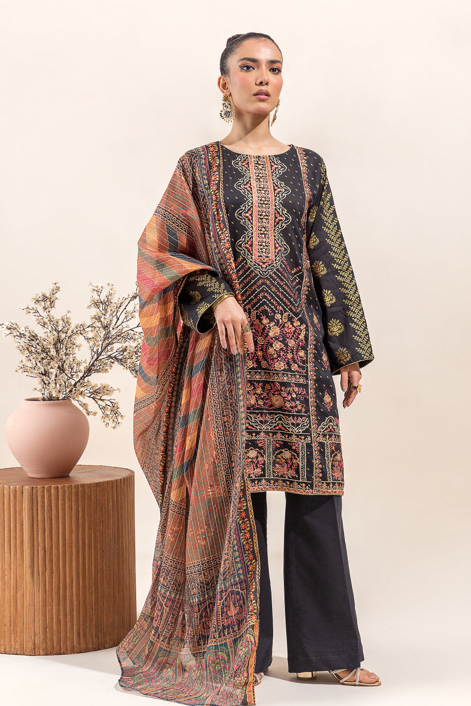 3 PIECE EMBROIDERED LAWN SUIT-BLACK BREEZE (UNSTITCHED) - BEECHTREE
