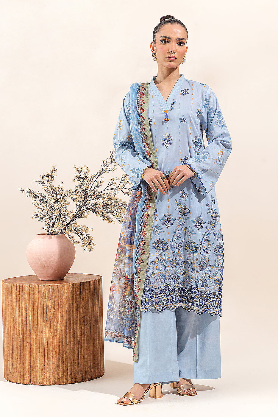3 PIECE EMBROIDERED LAWN SUIT-SMOKEY BLOSSOM (UNSTITCHED) - BEECHTREE