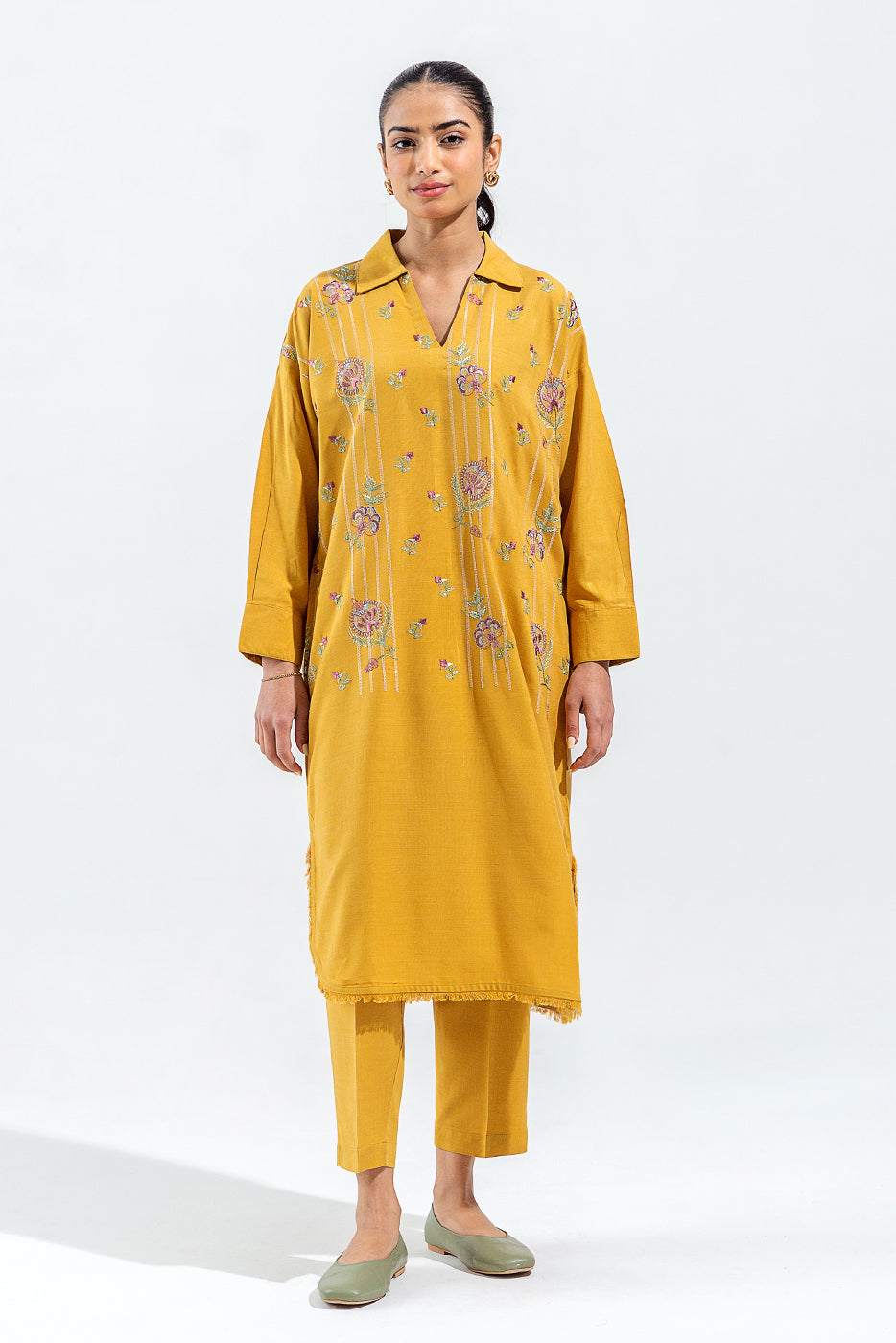 2 PIECE EMBROIDERED CHAMBRAY SUIT (PRET)