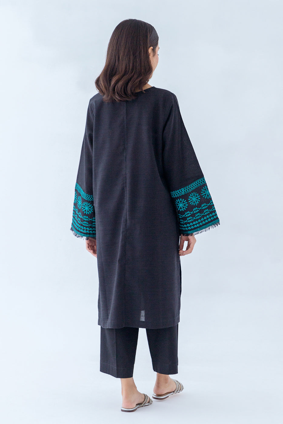 EMBROIDERED KHADDAR SHIRT (PRET)