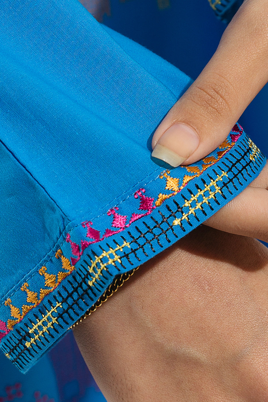 EMBROIDERED LAWN SHIRT(PRET)