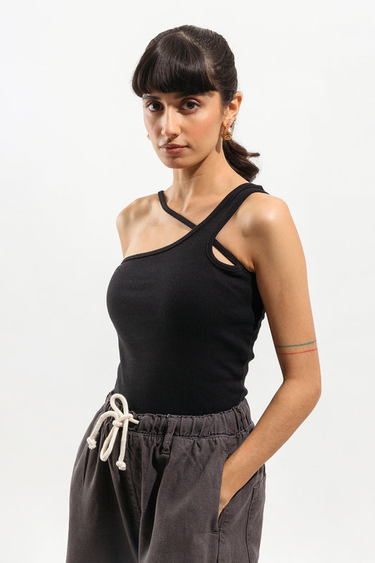 BLACK STRAPPY TANKTOP