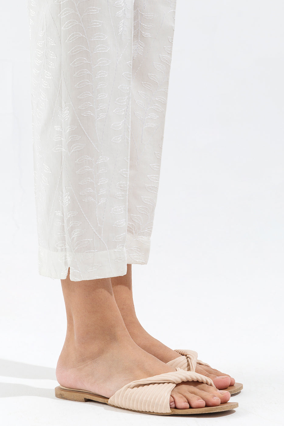 EMBROIDERED STRAIGHT PANTS