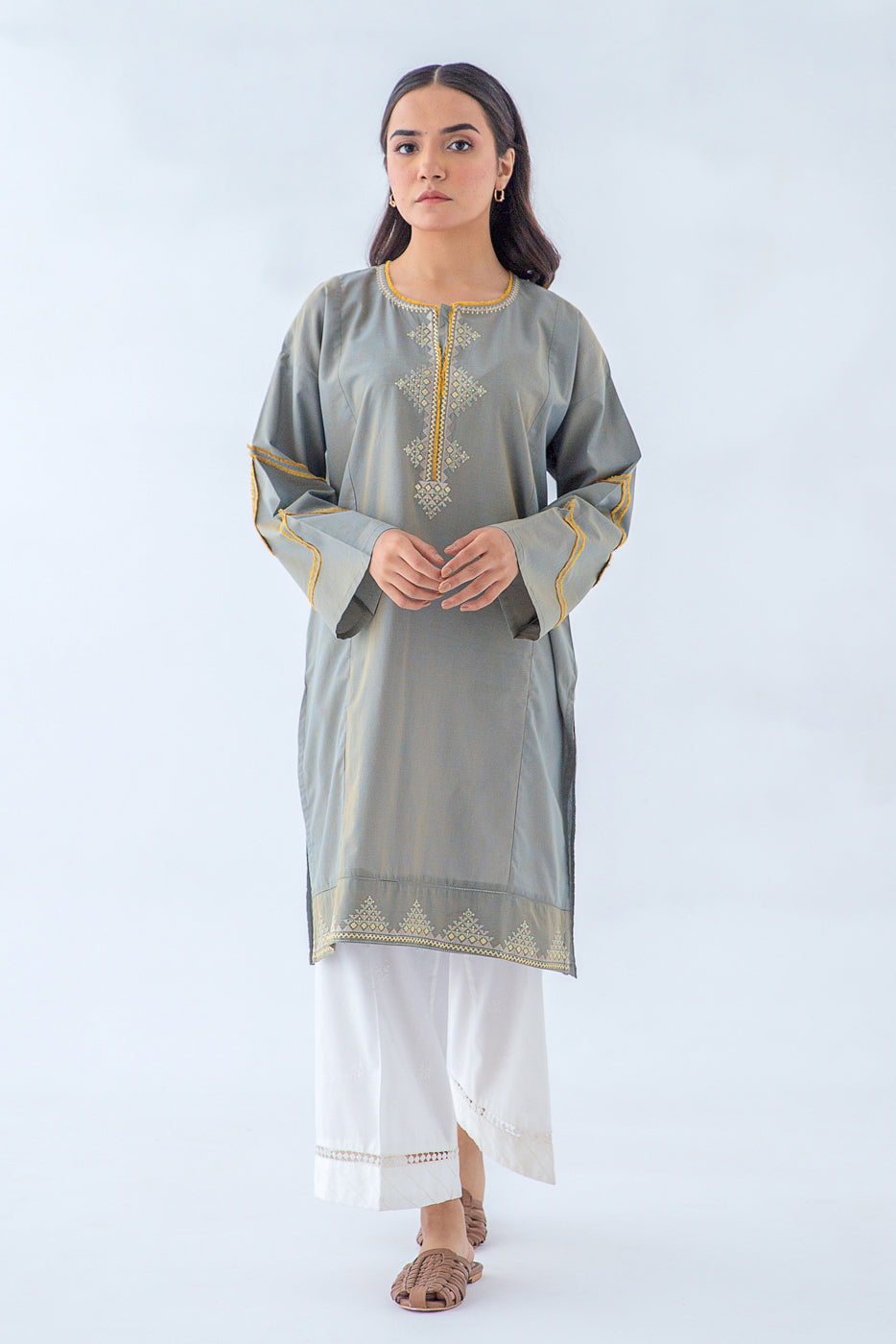 EMBROIDERED CHAMBRAY SHIRT (PRET)