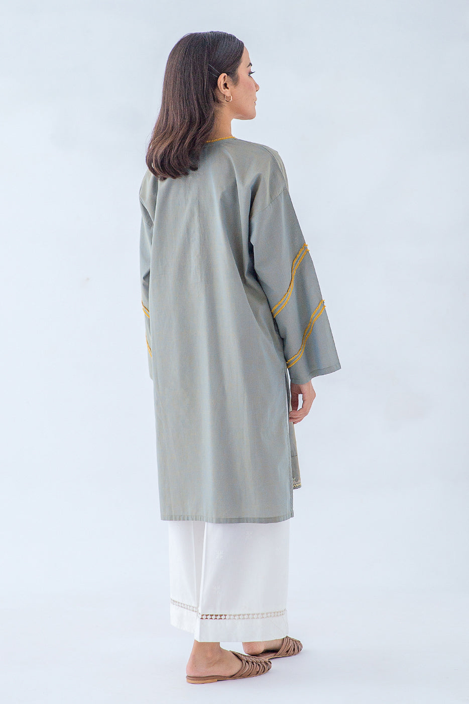 EMBROIDERED CHAMBRAY SHIRT (PRET)
