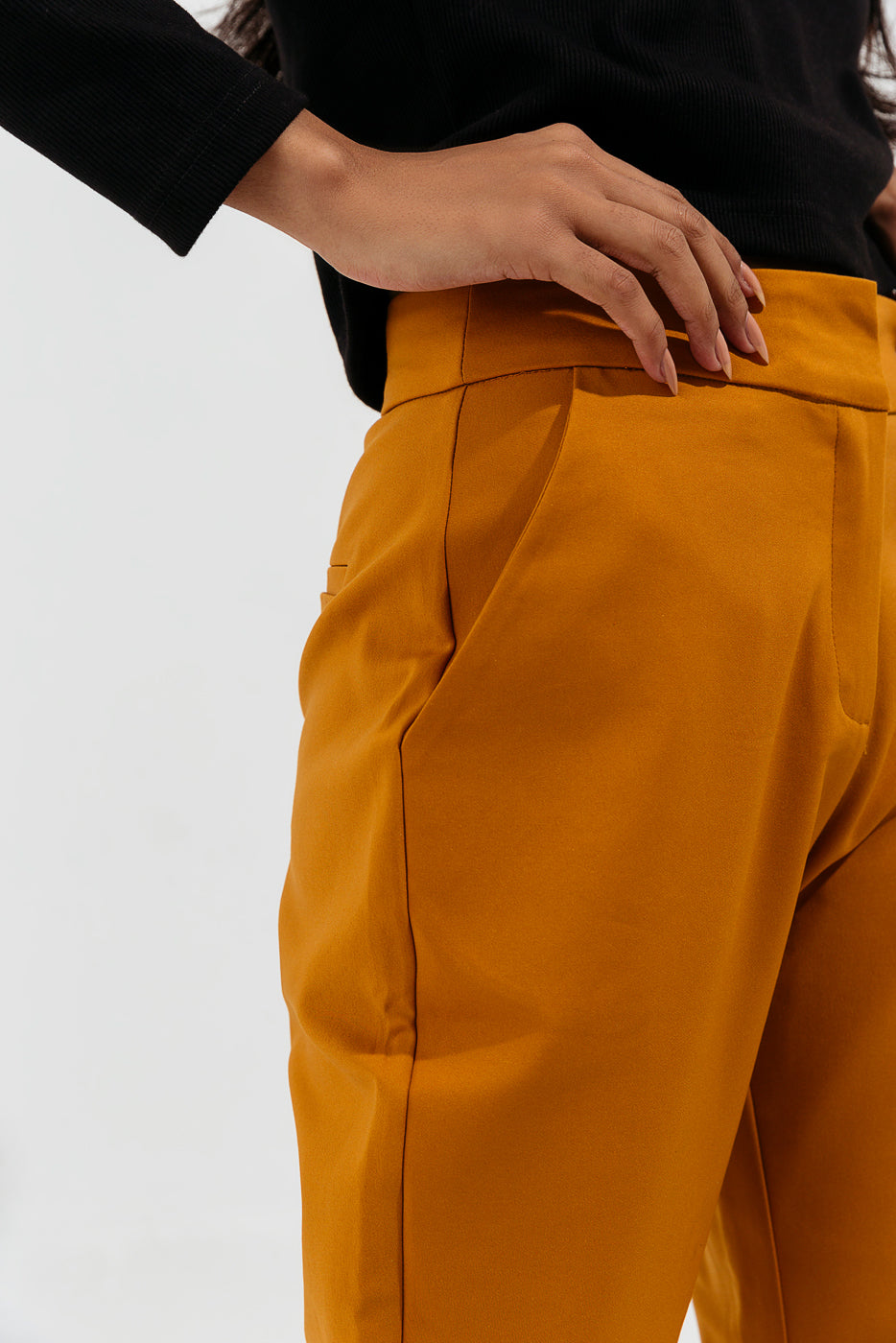 OCHRE CROPPED PANTS