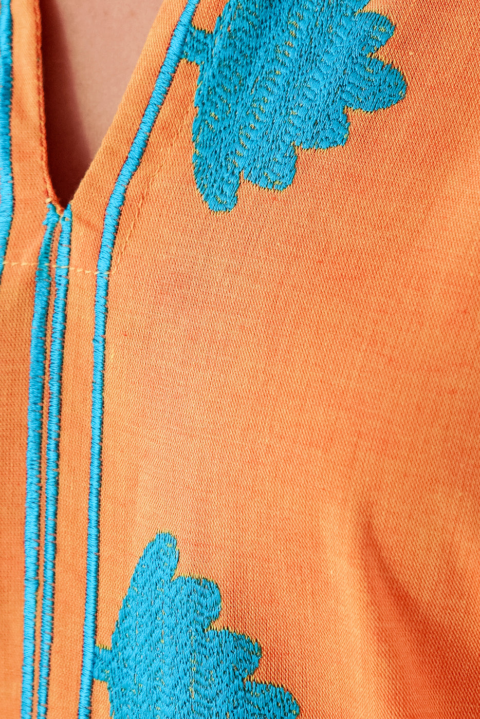 EMBROIDERED CHAMBRAY SHIRT (PRET)