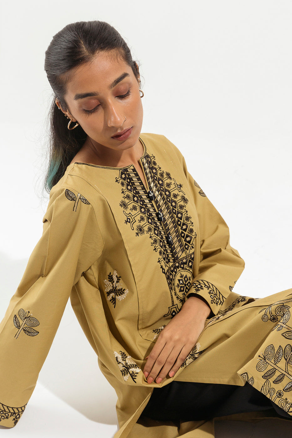 EMBROIDERED KHADDAR SHIRT (PRET)