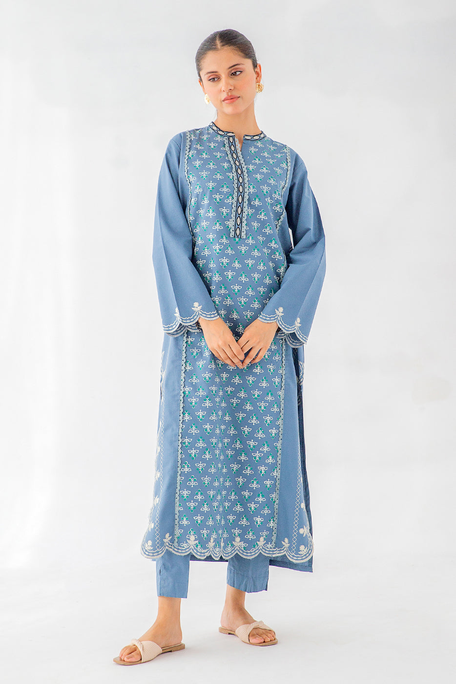 EMBROIDERED KHADDAR SHIRT (PRET)