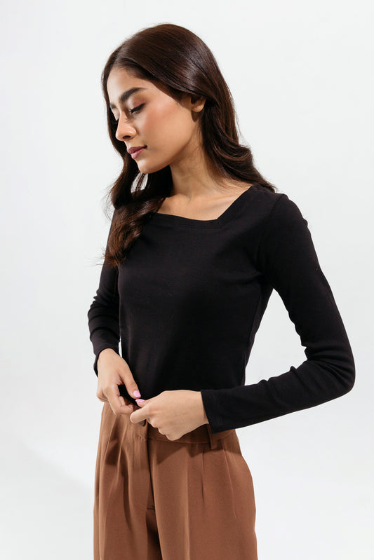 BLACK SQUARE NECK CROPPED TOP