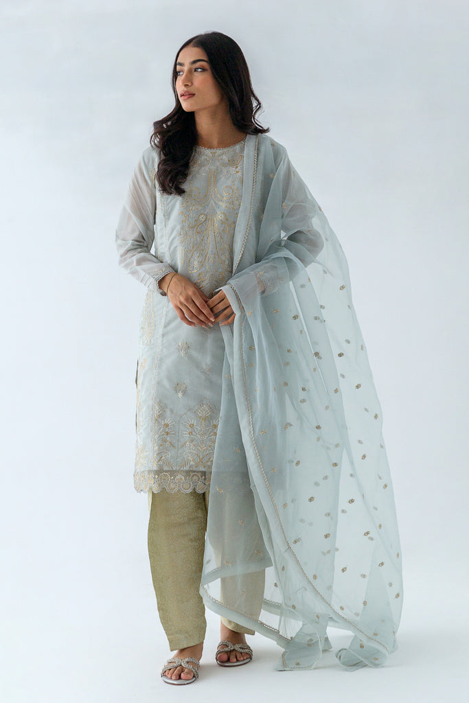 3 piece stitched suits for ladies in Pakistan