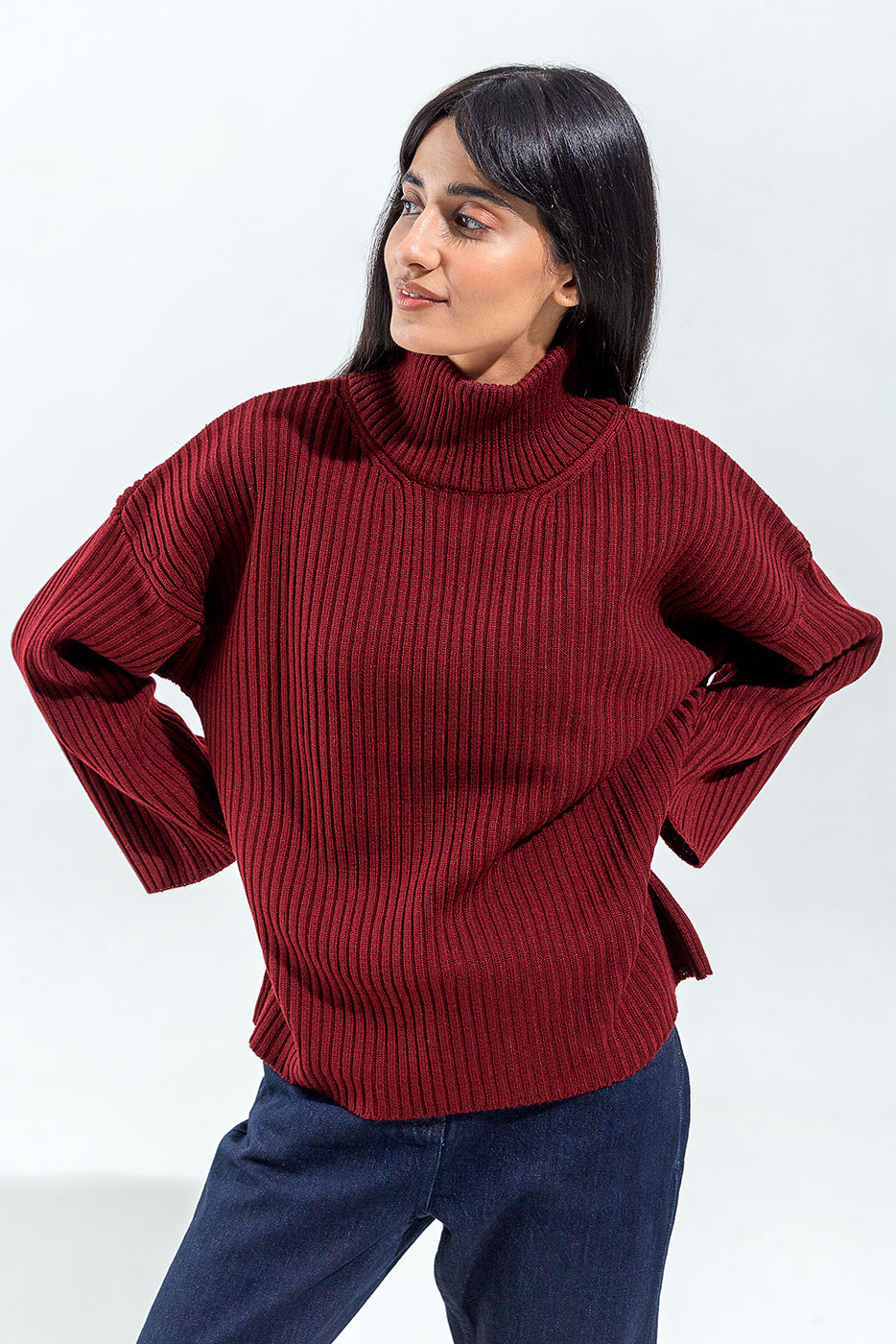 RIBBED TURTLE NECK SWEATER