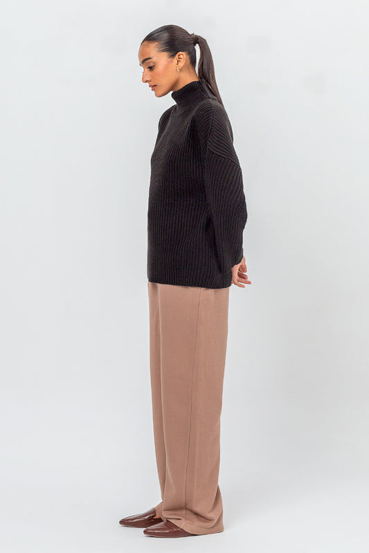 RIBBED TURTLE NECK SWEATER