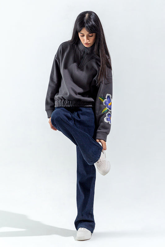 CROPPED EMBROIDERED SWEATSHIRT