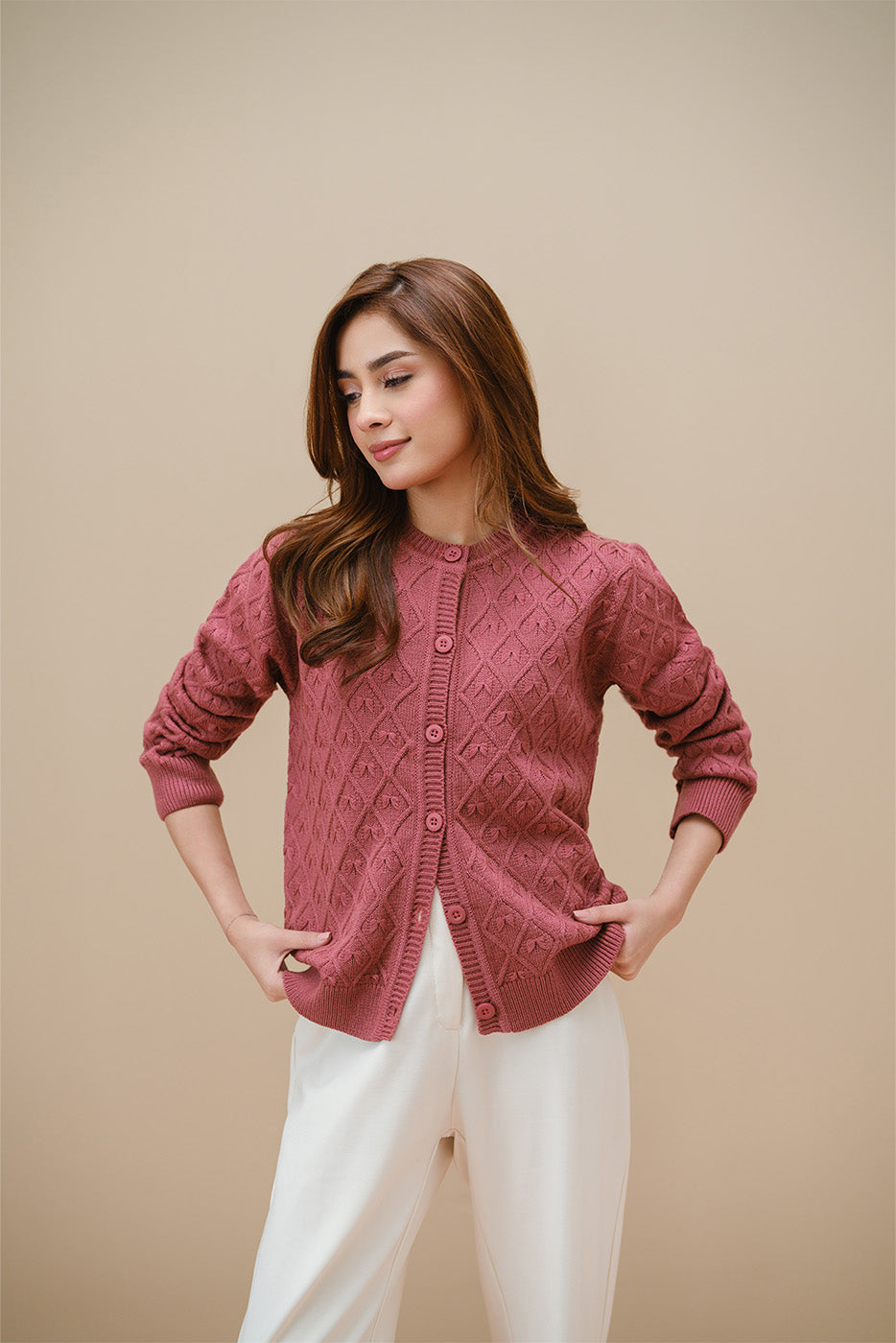 CREW NECK SLIM FIT CARDIGAN