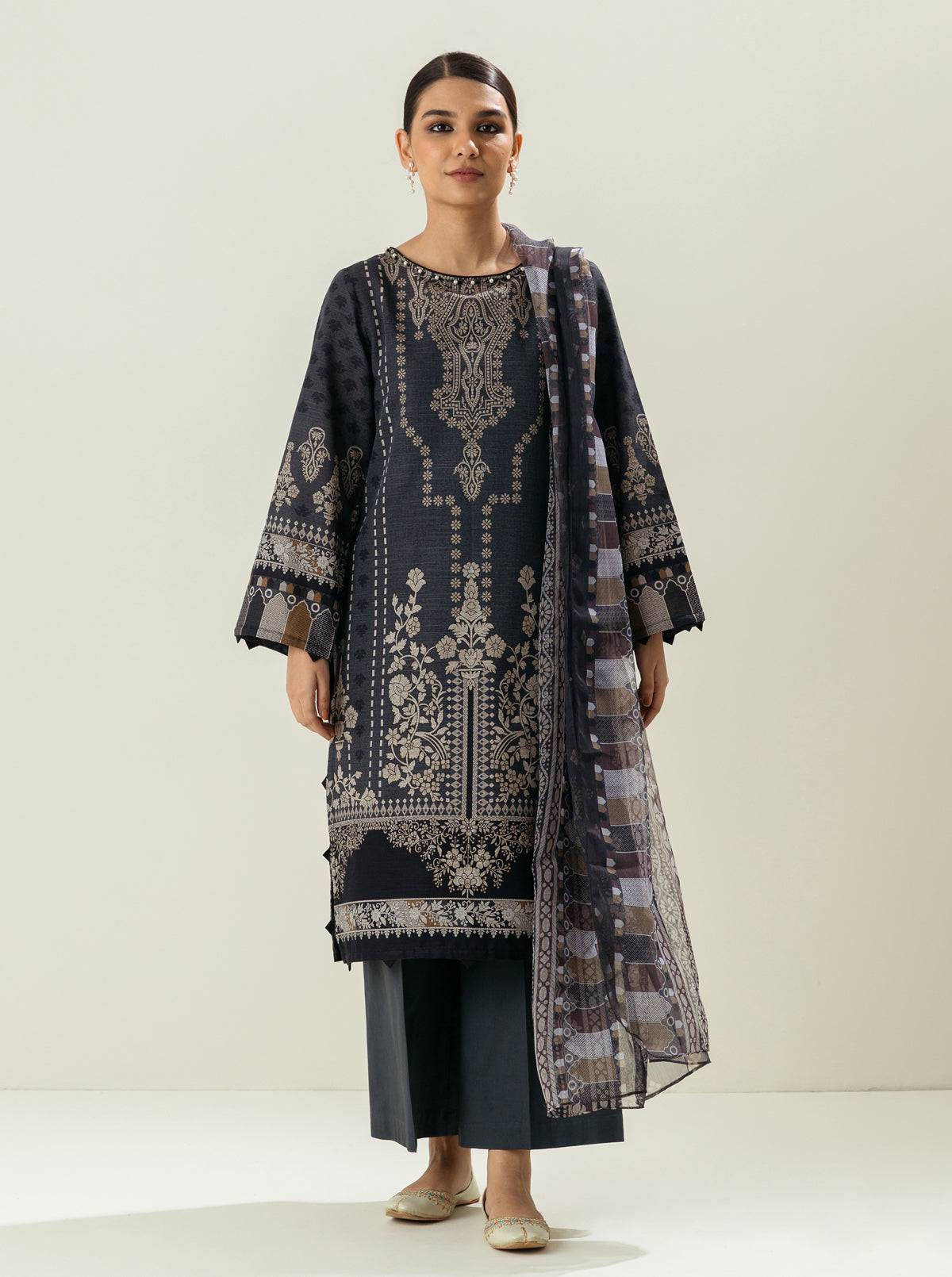 3 PIECE - PRINTED KHADDAR SUIT - KEYSTONE GRAY MORBAGH WN_22   