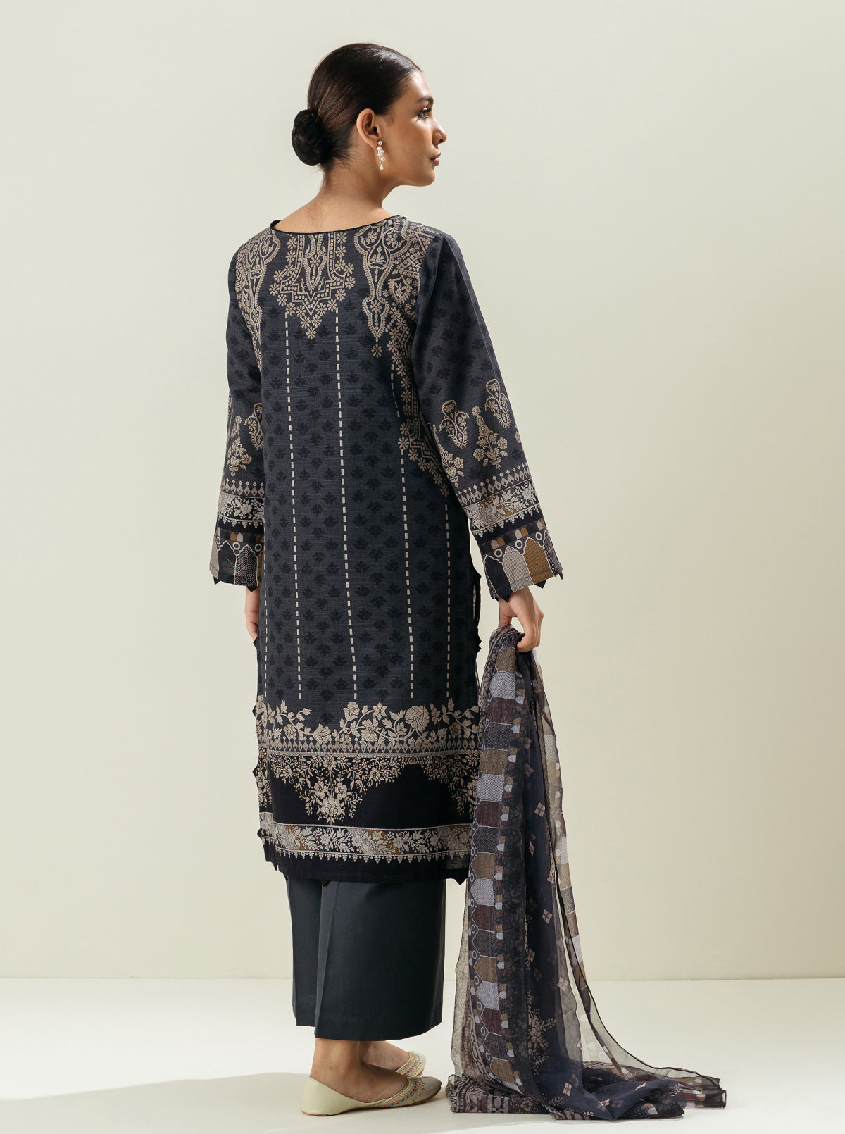 3 PIECE - PRINTED KHADDAR SUIT - KEYSTONE GRAY MORBAGH WN_22   