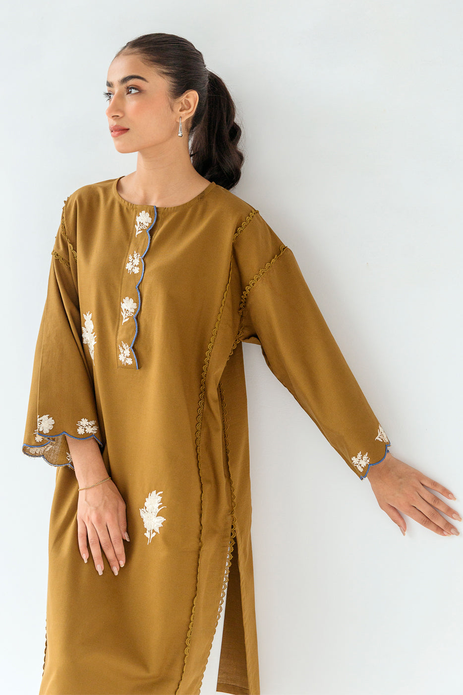 EMBROIDERED SLUB KHADDAR SHIRT (PRET)