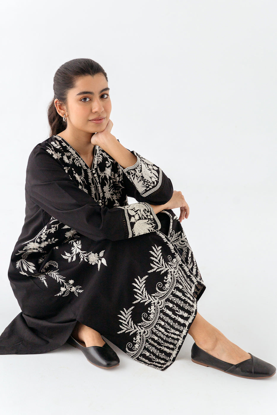 EMBROIDERED KHADDAR SHIRT (PRET)