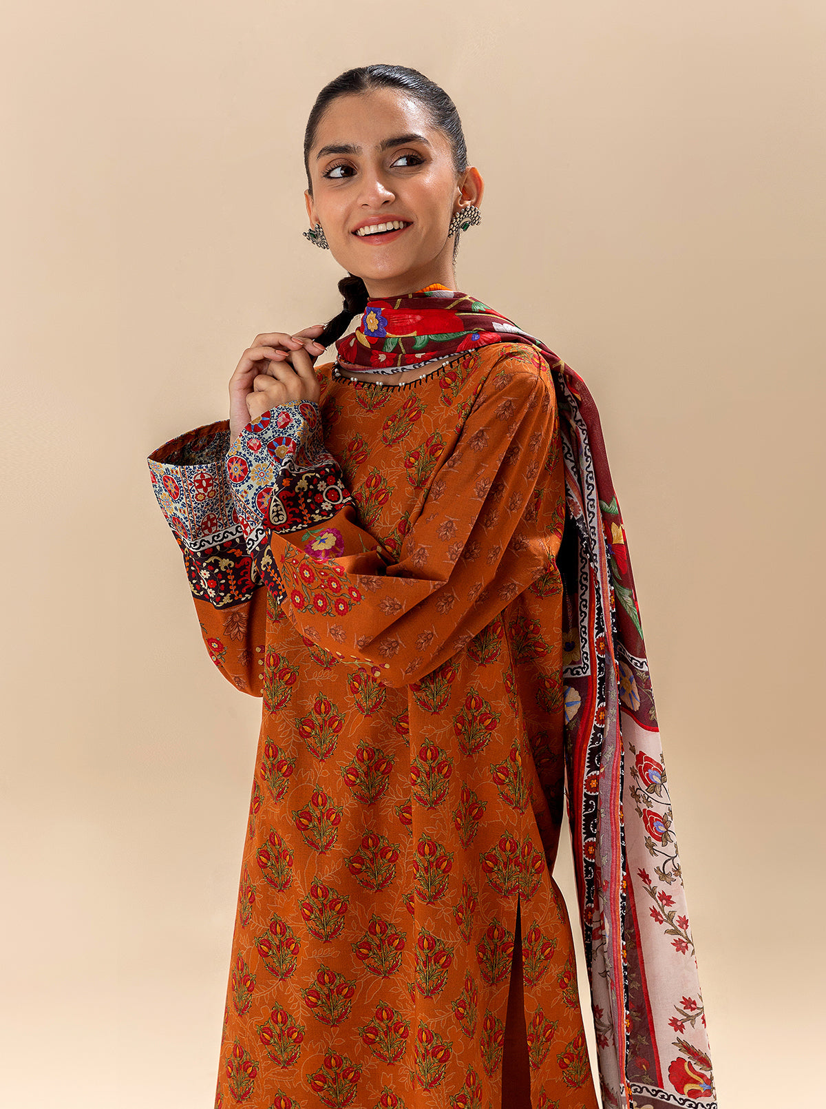 2 PIECE PRINTED LAWN SUIT-ROYAL FACADES (UNSTITCHED) BT-MORBAGH SU_24   