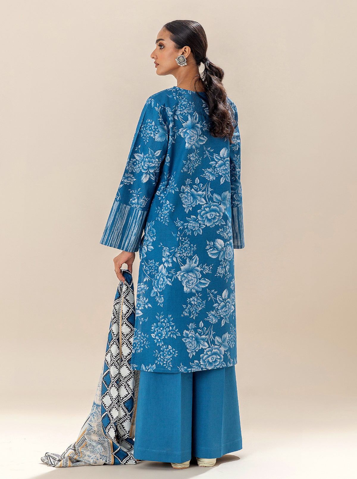 3 PIECE EMBROIDERED LAWN SUIT-ROYAL RENDEZVOUS BT-MORBAGH SU_24   