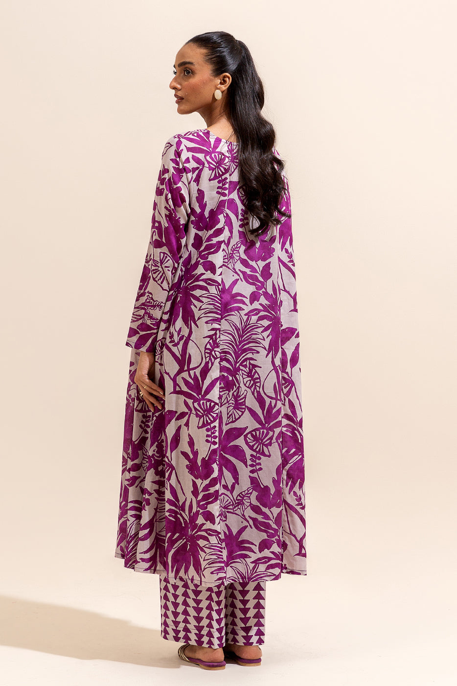 2 PIECE PRINTED LAWN SUIT-VIVID IMAGINATION (UNSTITCHED)