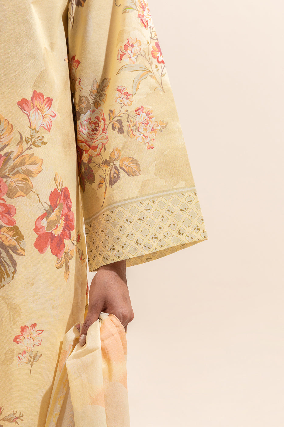 3 PIECE PRINTED LAWN SUIT-VINTAGE VEIL (UNSTITCHED)