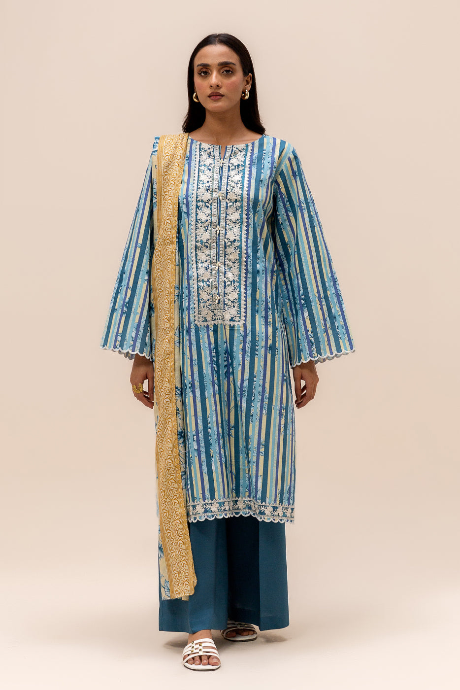 3 PIECE EMBROIDERED LAWN SUIT-FLORAL AZURE (UNSTITCHED)