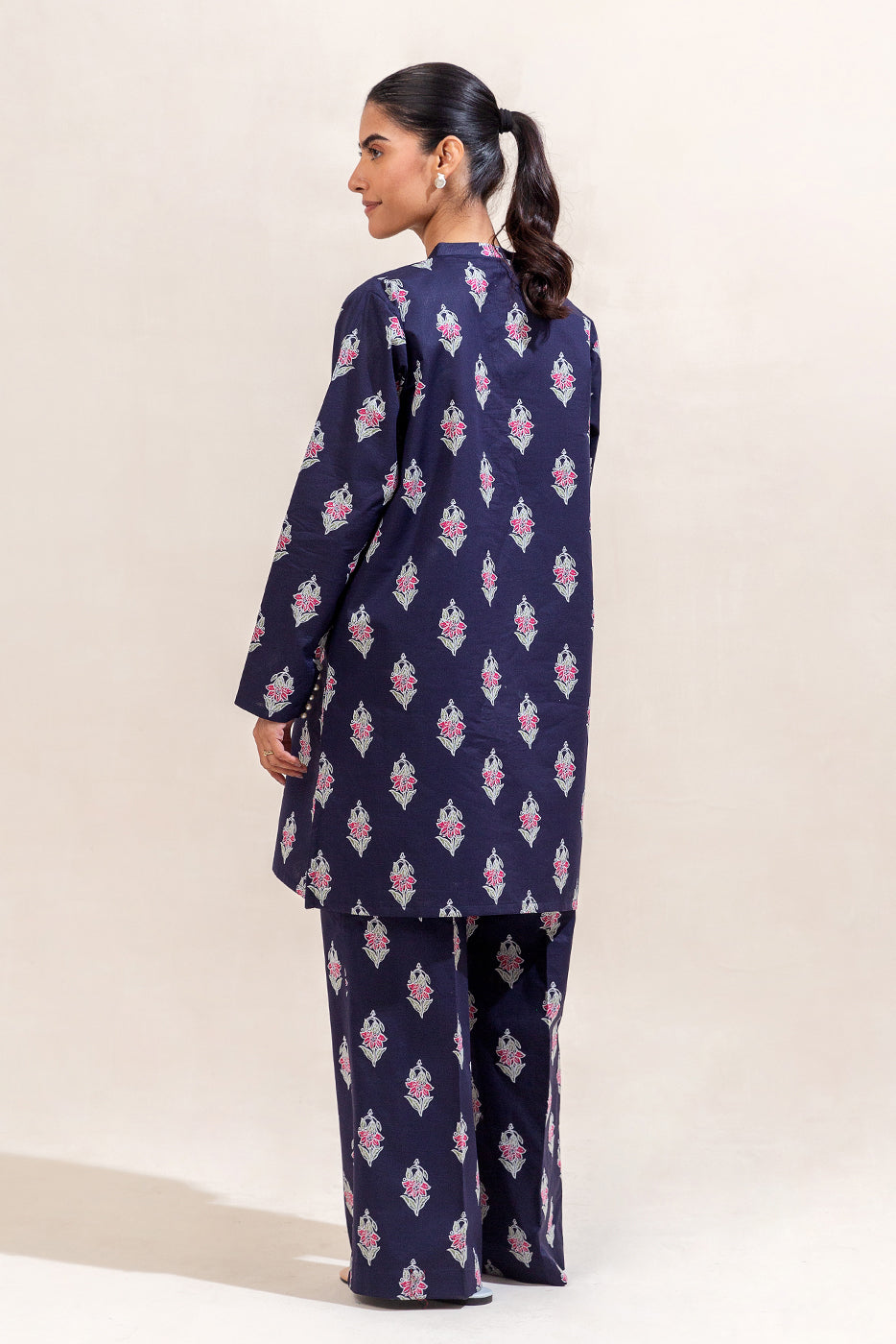 2 PIECE PRINTED LAWN SUIT-FLORA PITCH (UNSTITCHED)