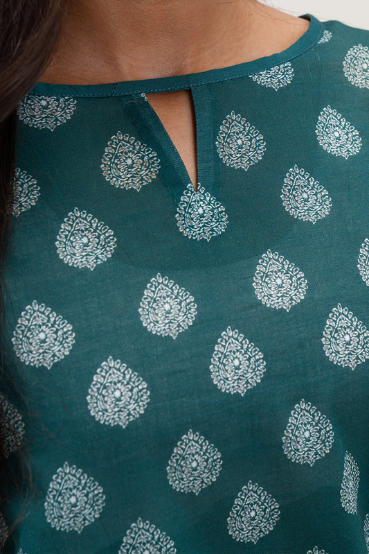 2 PIECE PRINTED LAWN SUIT-DIVINE MUSE (UNSTITCHED)
