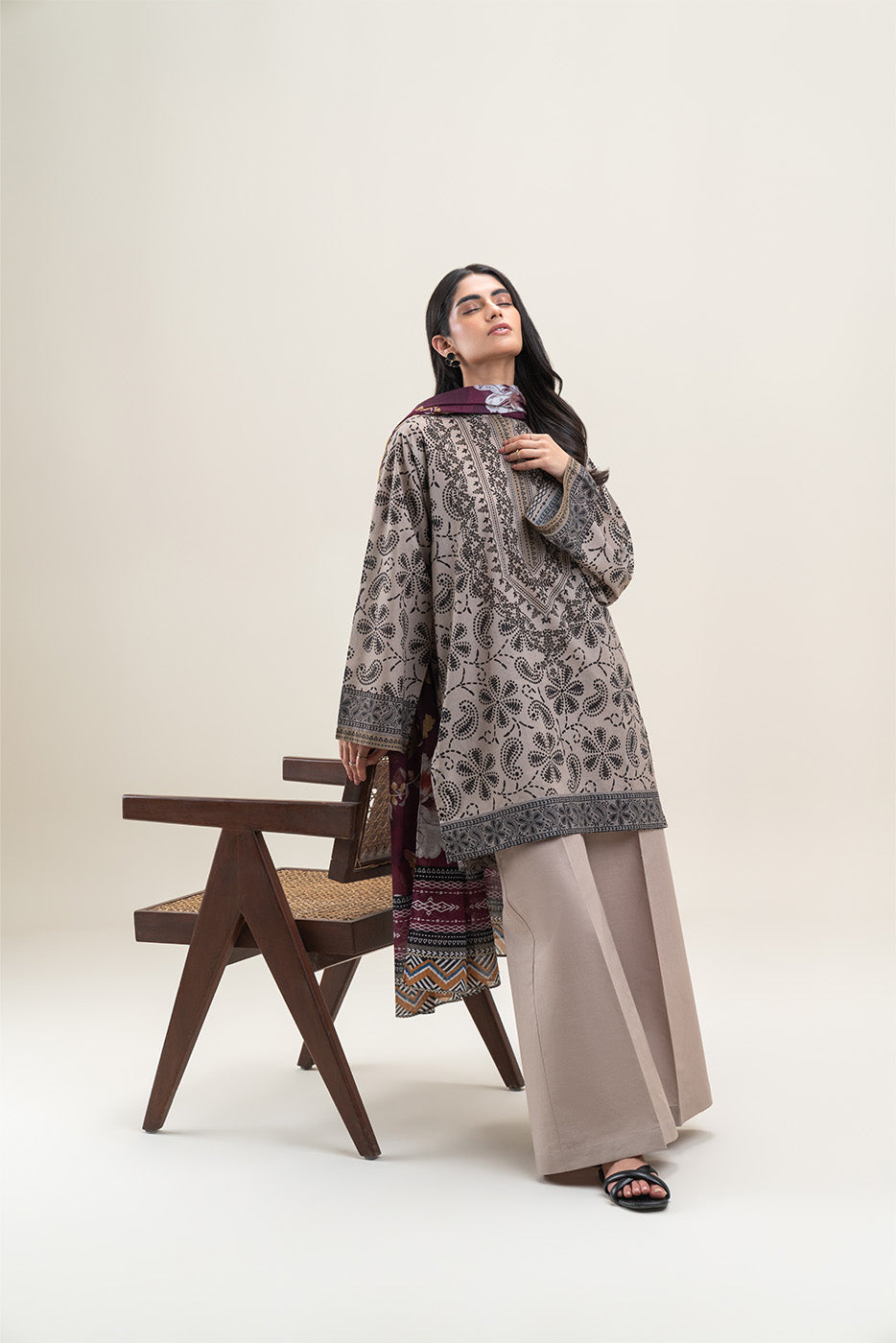 3 PIECE PRINTED LAWN LAWN SUIT-BEIGE STITCH (UNSTITCHED)