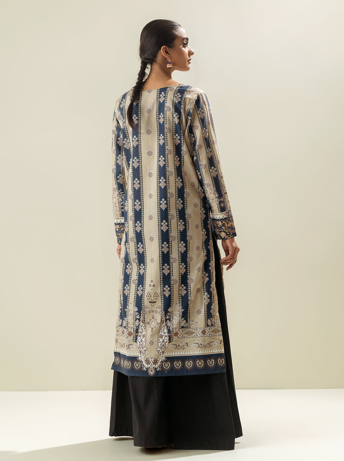 1 PIECE - PRINTED LAWN SHIRT - STATUESQUE FLOWER MORBAGH SU_23   