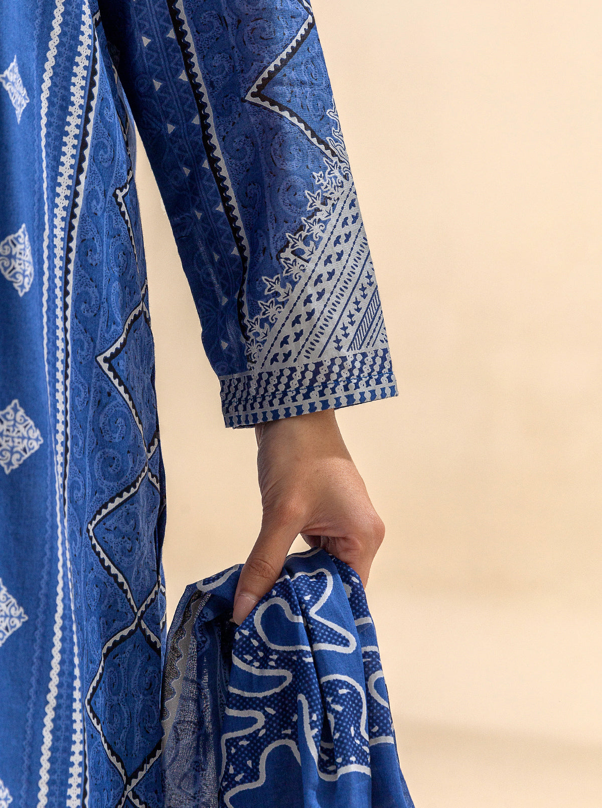 3 PIECE EMBROIDERED LAWN SUIT-BRIGHT STAR BT-MORBAGH SU_24   