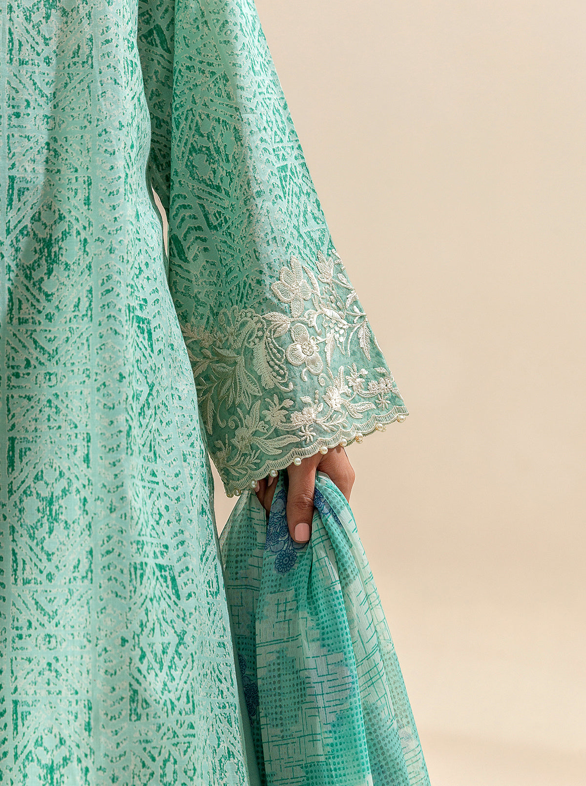 3 PIECE EMBROIDERED LAWN SUIT-MINERAL MINE BT-MORBAGH SU_24   