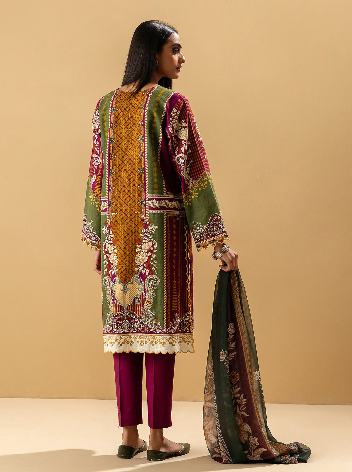 3 PIECE - EMBROIDERED KHADDAR SUIT - NEOCLASSICAL BERRY MORBAGH WN_22   