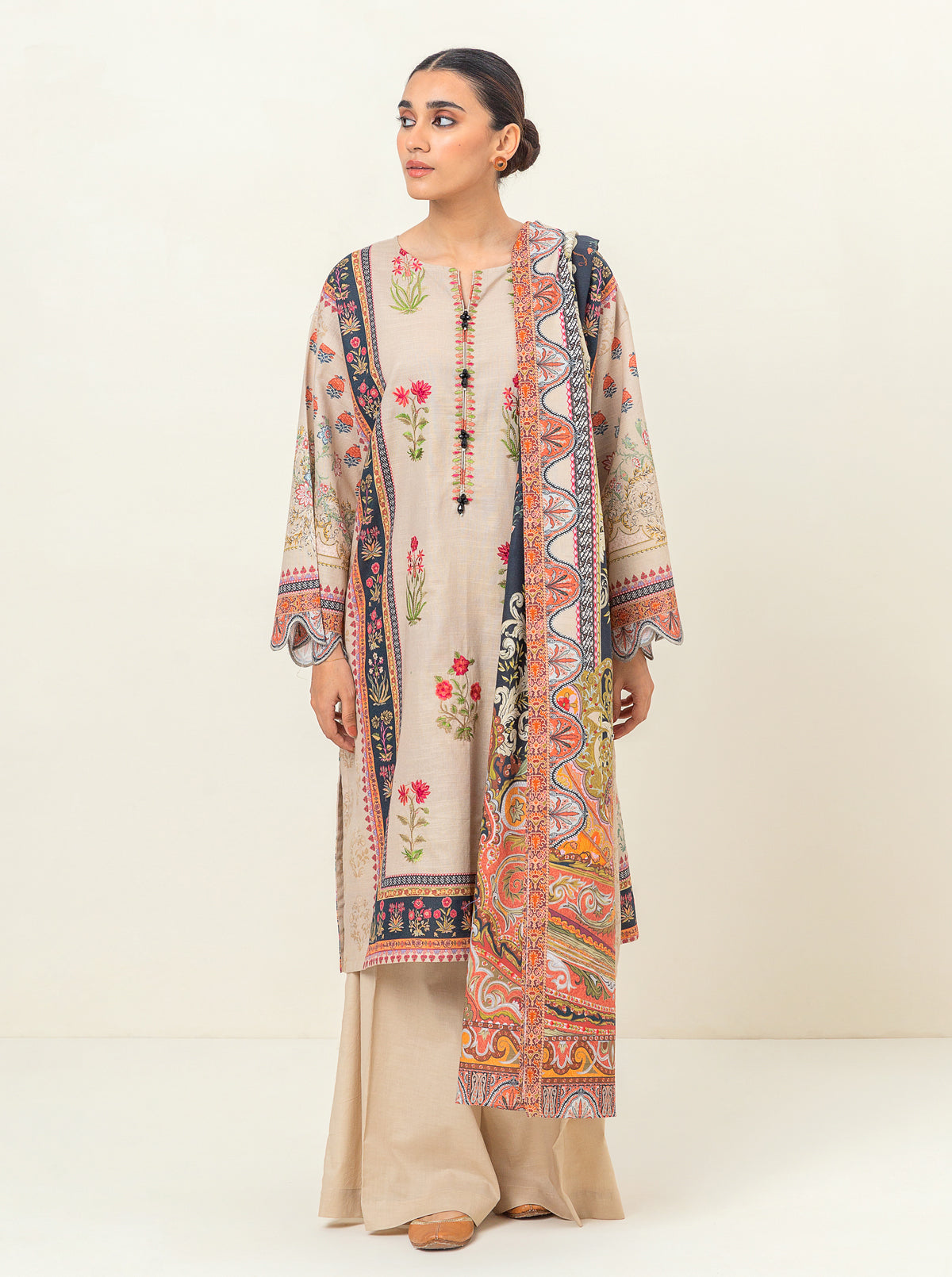 3 PIECE - EMBROIDERED KHADDAR SUIT - ELEGANT IVORY MORBAGH WN_23   